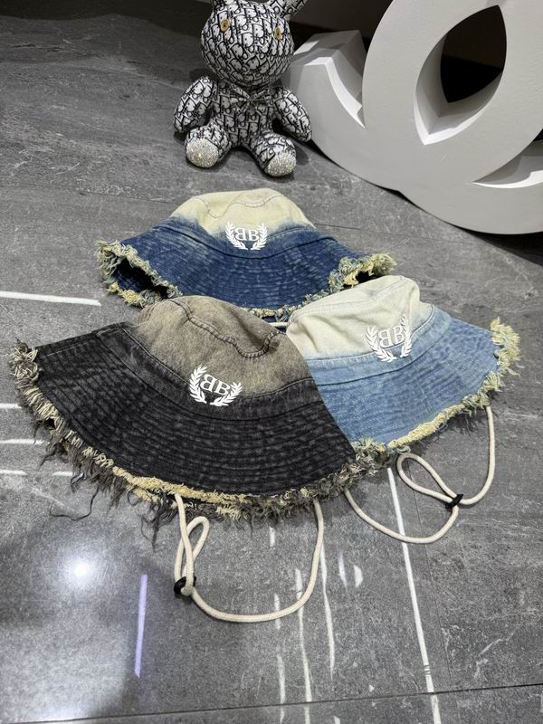 Balenciaga hat dx02
